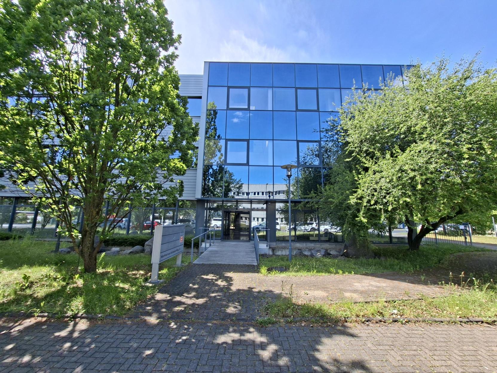 AP&S Continues to Grow: New Location in Dresden Provides Space for the Academy, a Consignment Warehouse, and Closer Proximity to Customers